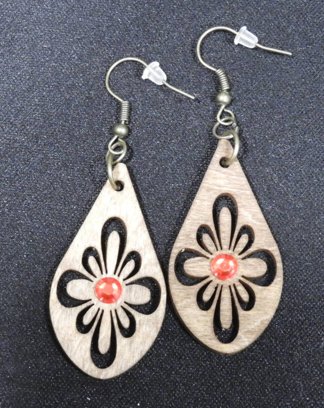 Teardrop Daisy Earring with Red Gem